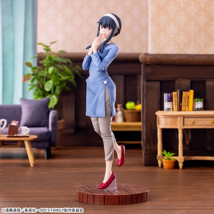 Spy Family Yor Forger Luminasta Season 1, 2nd Cool ED Costume Ver figure SEGA